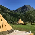 Dalen Gaard Og بيت خشبي يايْرانغير